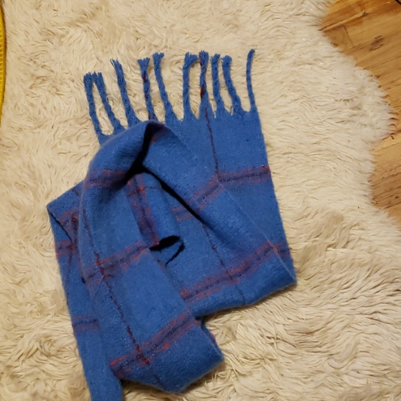 Long Blue plaid scarf - Picture 3 of 3